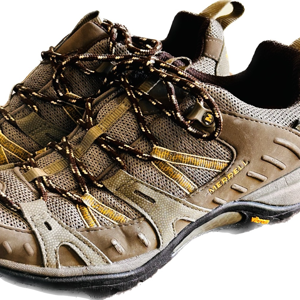 Never Worn Woman's Merrell Shoes Size 8.5